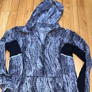 LULULEMON. Size 8/10 long sleeve.